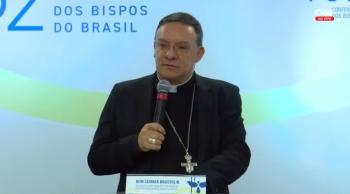 Brasil teve 23 mil adultos batizados na Páscoa de 2025, disse arcebispo de Santa Maria