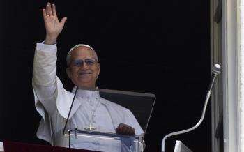 Não se pode amar a Deus sem que esse amor transborde ao nosso irmão, lembra o papa