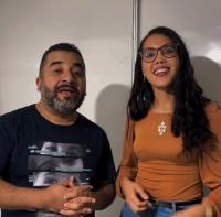 Bia Lopes emociona cantando ao lado de Juninho Casemiro